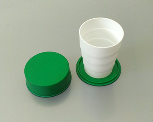 Пластиковый складной стаканчик зеленый